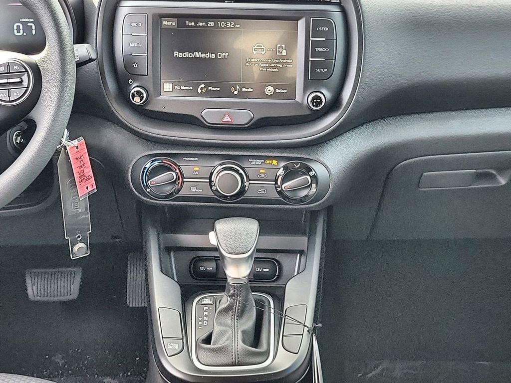 2025 Kia Soul LX photo 17