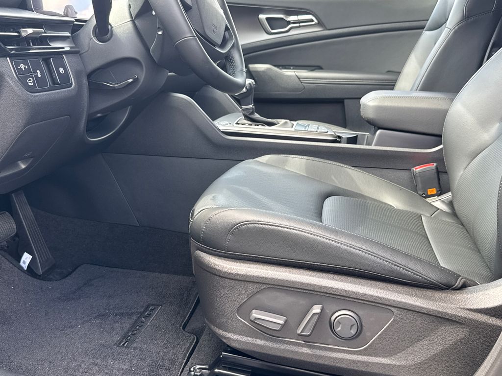 2026 Kia Sportage EX photo 10