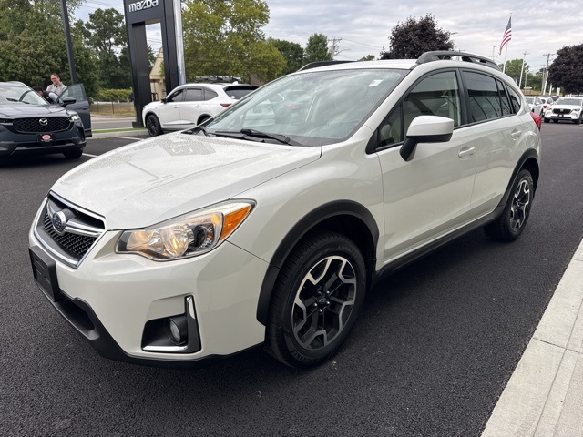 2017 Subaru Crosstrek 2.0i Premium photo 3