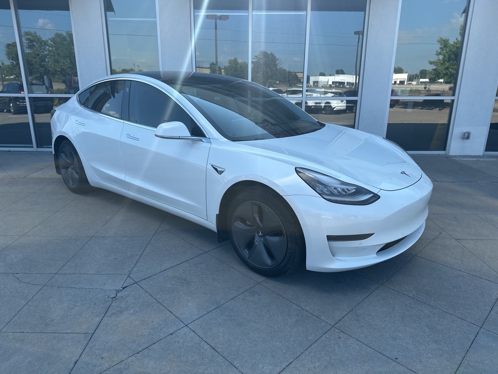2020 Tesla Model 3 Standard Range Plus photo 2
