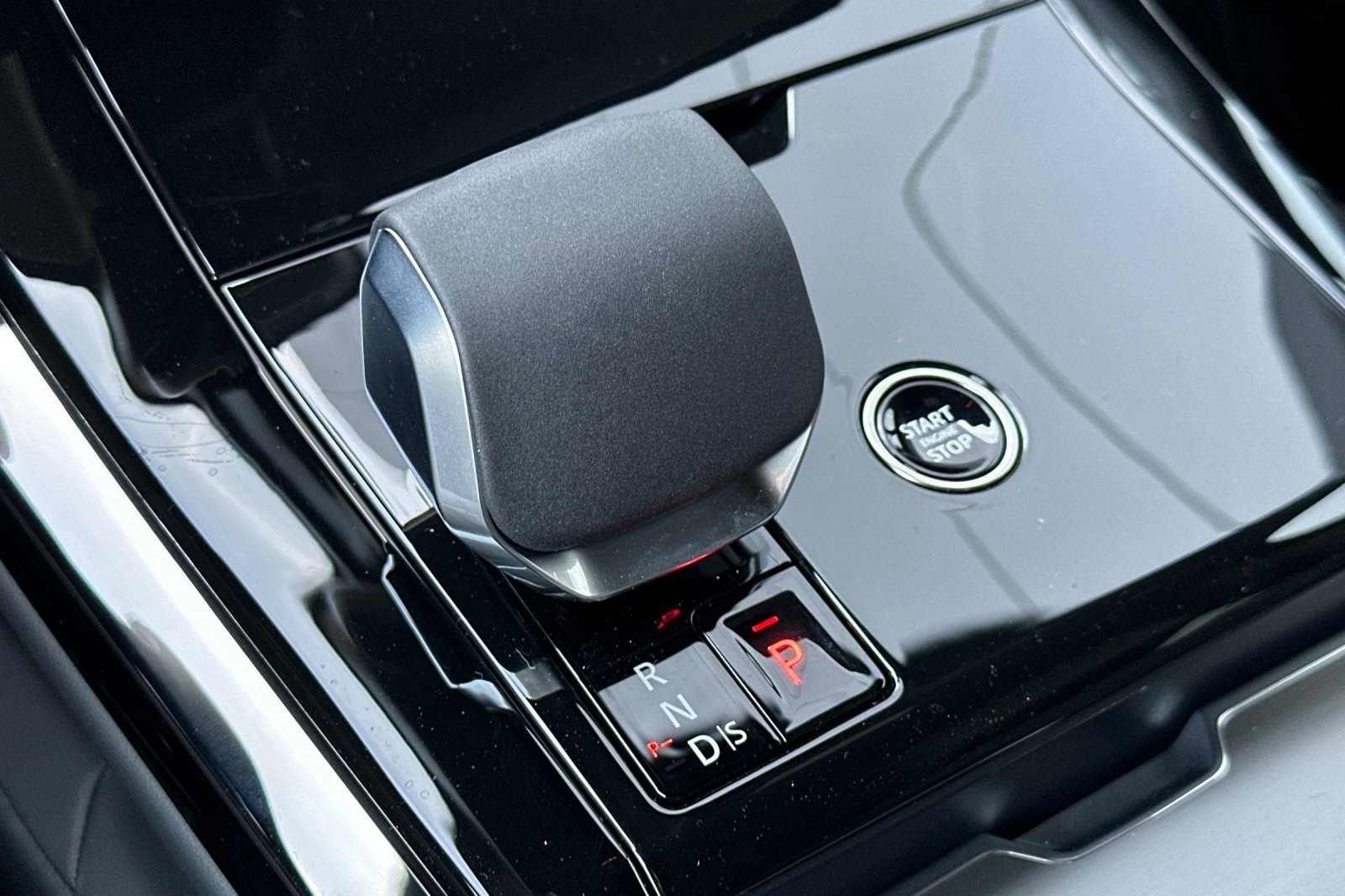 2025 Land Rover Range Rover Sport P360 S photo 22