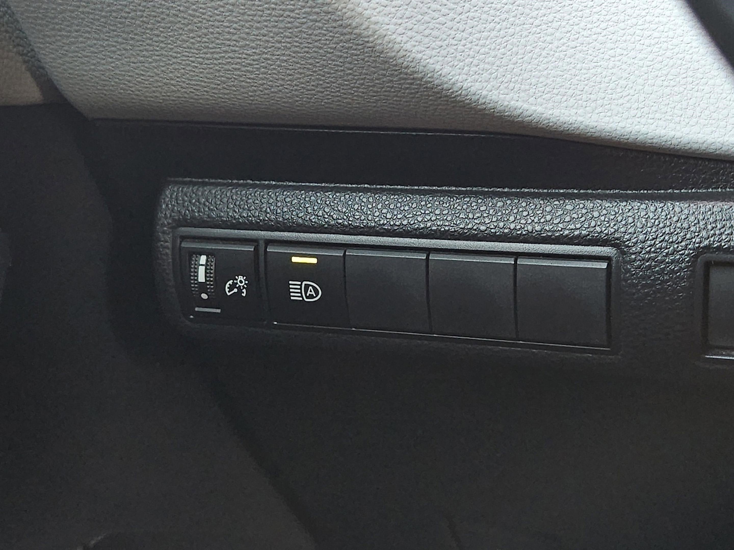 2022 Toyota Corolla SE photo 13