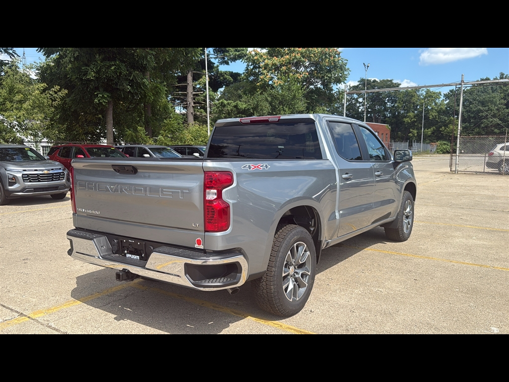 2026 Chevrolet Silverado 1500 LT photo 3