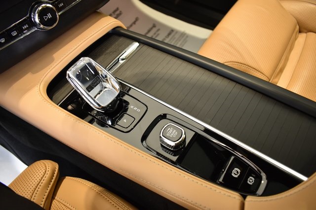 2023 Volvo XC90 Ultimate photo 17