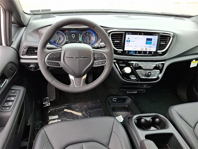 2026 Chrysler Pacifica photo 5