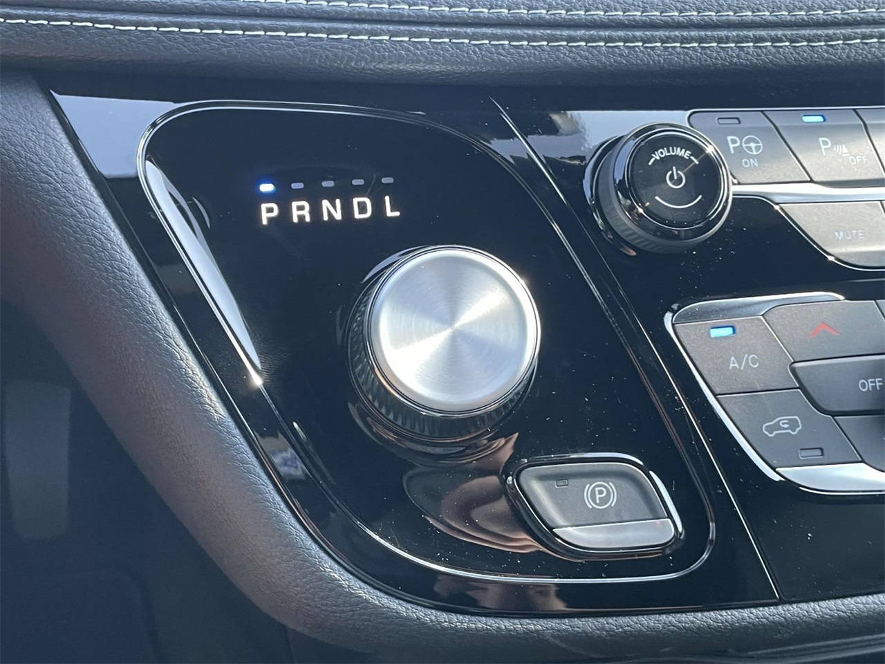 2025 Chrysler Pacifica photo 17