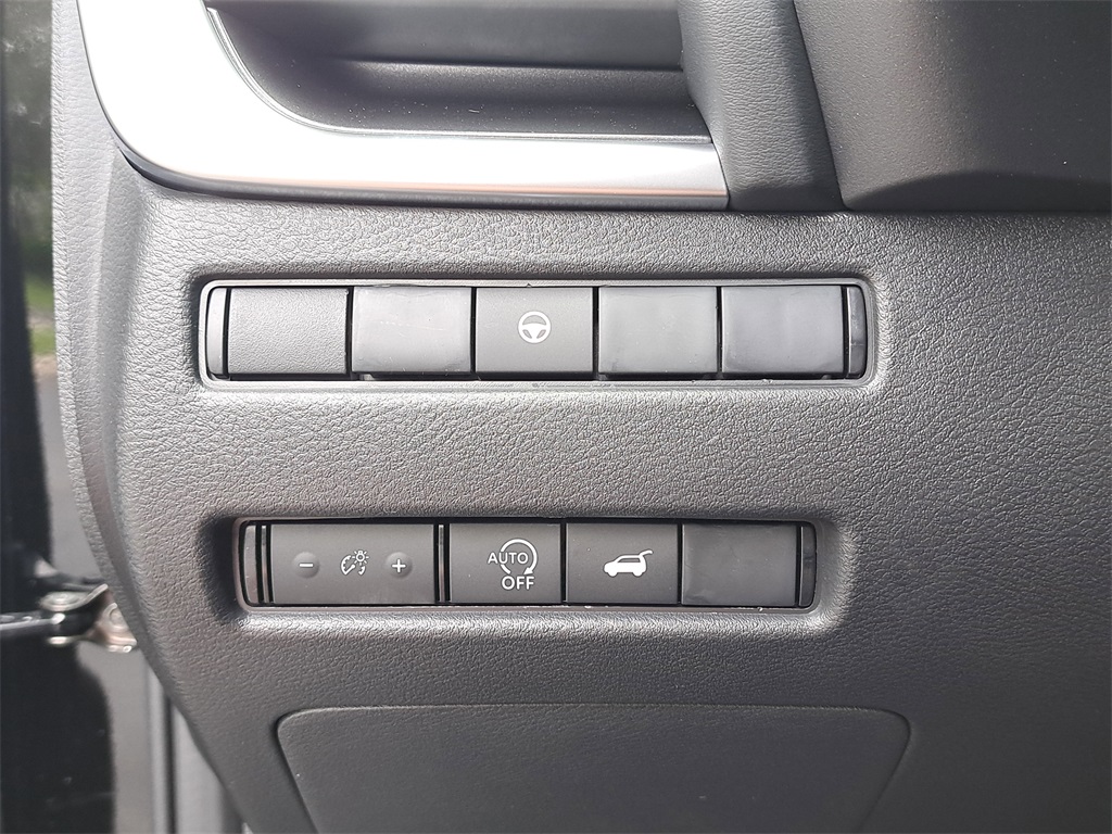 2026 Nissan Rogue SV photo 23