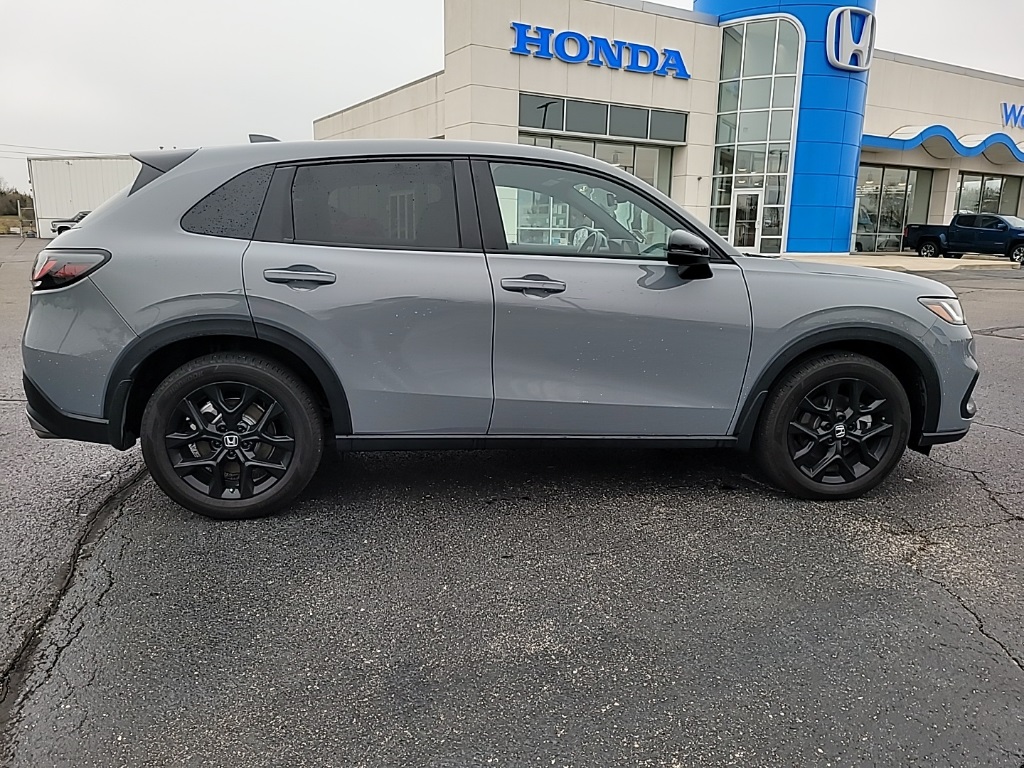2025 Honda HR-V Sport photo 4