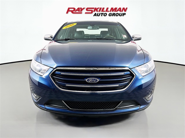 2016 Ford Taurus Limited photo 2