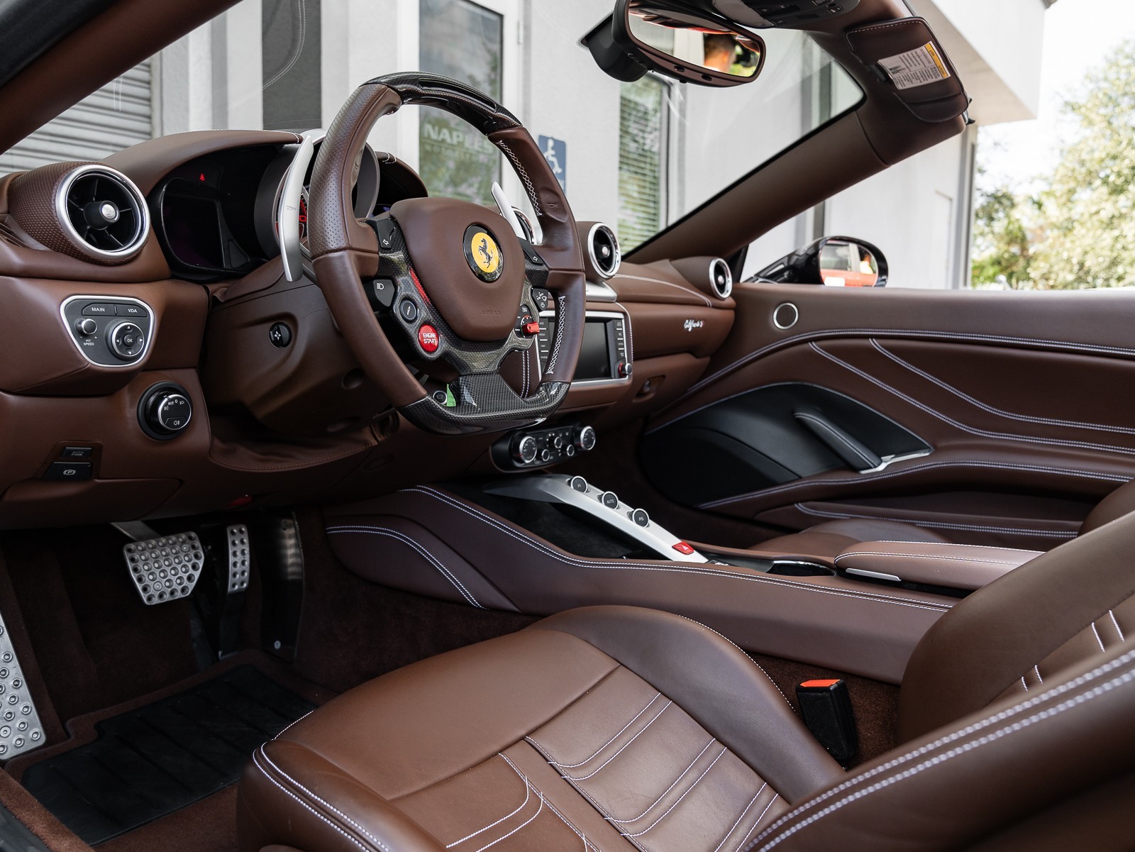 2015 Ferrari California T photo 6