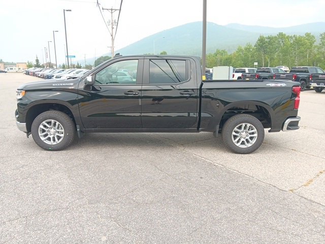 2025 Chevrolet Silverado 1500 LT photo 3