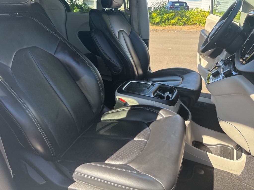 2023 Chrysler Pacifica Touring L photo 29