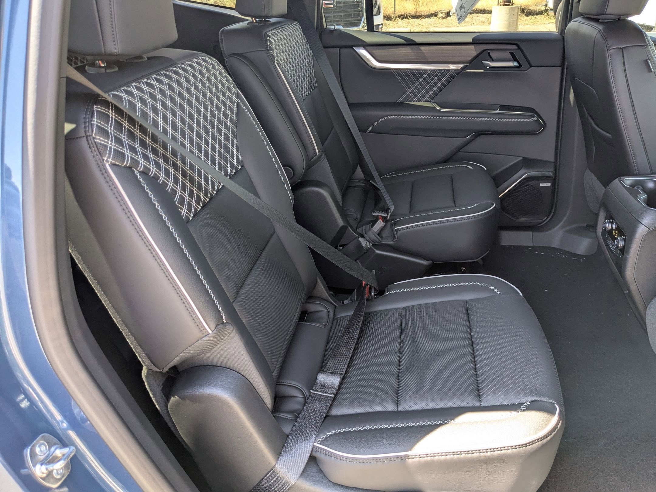 2026 Gmc Acadia Denali photo 12