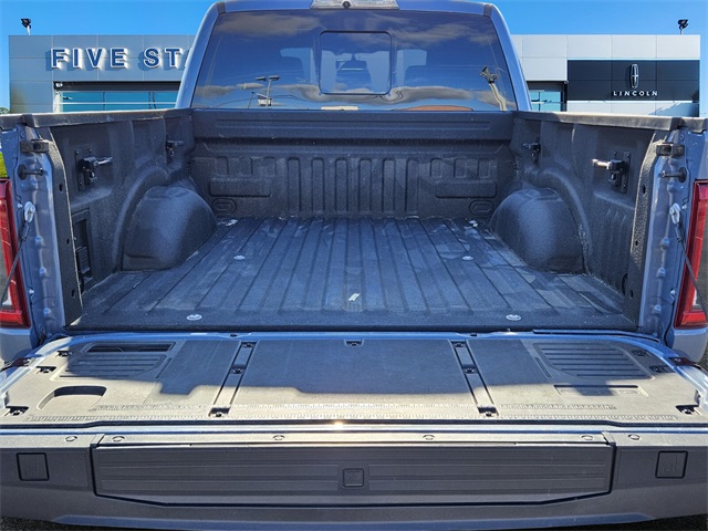 2023 Ford F-150 Raptor photo 7