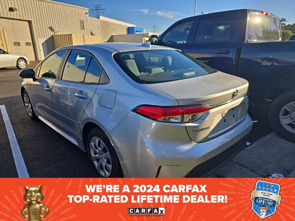 2023 Toyota Corolla LE photo 3