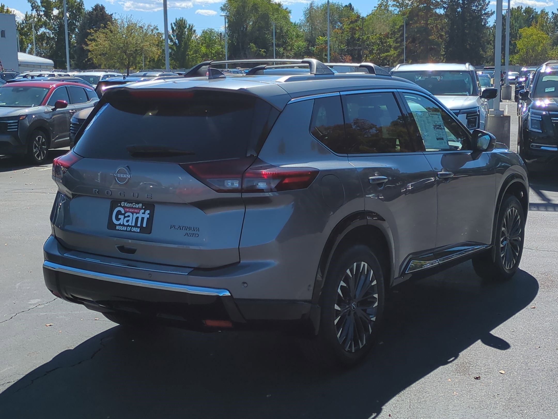 2026 Nissan Rogue Platinum photo 3