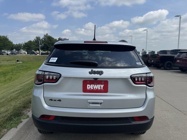 2025 Jeep Compass Latitude photo 5