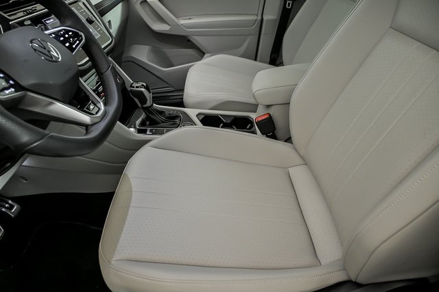 2024 Volkswagen Tiguan SE R-Line Black photo 8