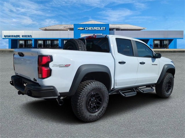 2025 Chevrolet Colorado ZR2 photo 3