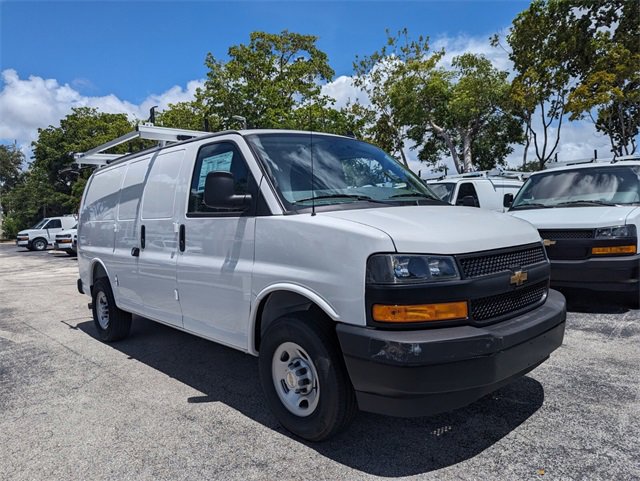 2025 Chevrolet Express Cargo Work Van's photo