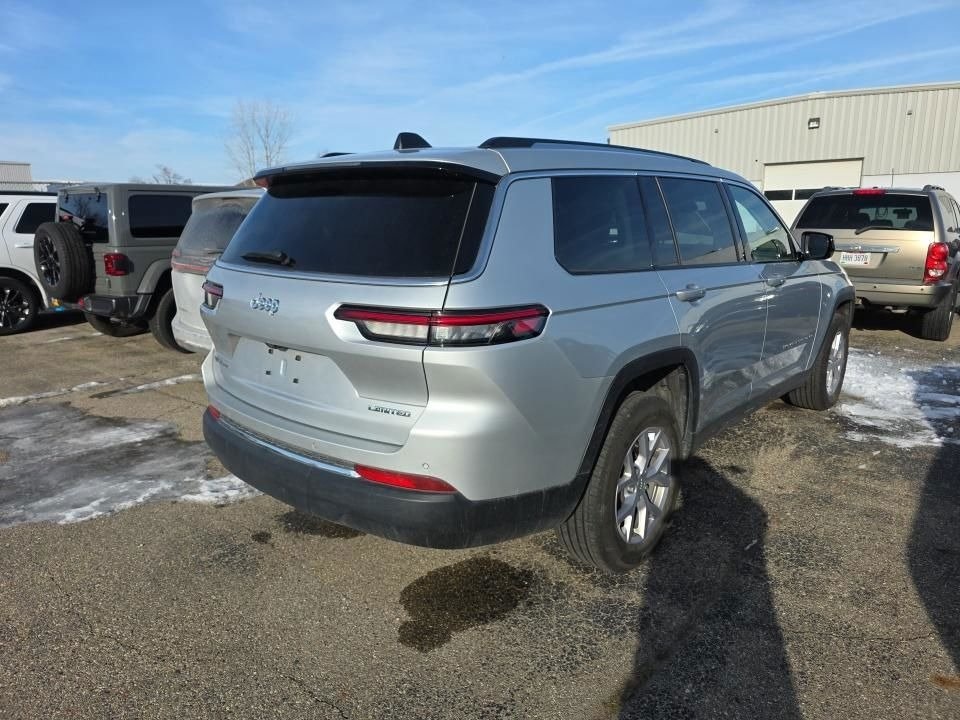Used 2022 Jeep Grand Cherokee L Limited with VIN 1C4RJKBG3N8633014 for sale in Kansas City