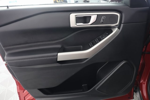 2023 Ford Explorer XLT photo 24