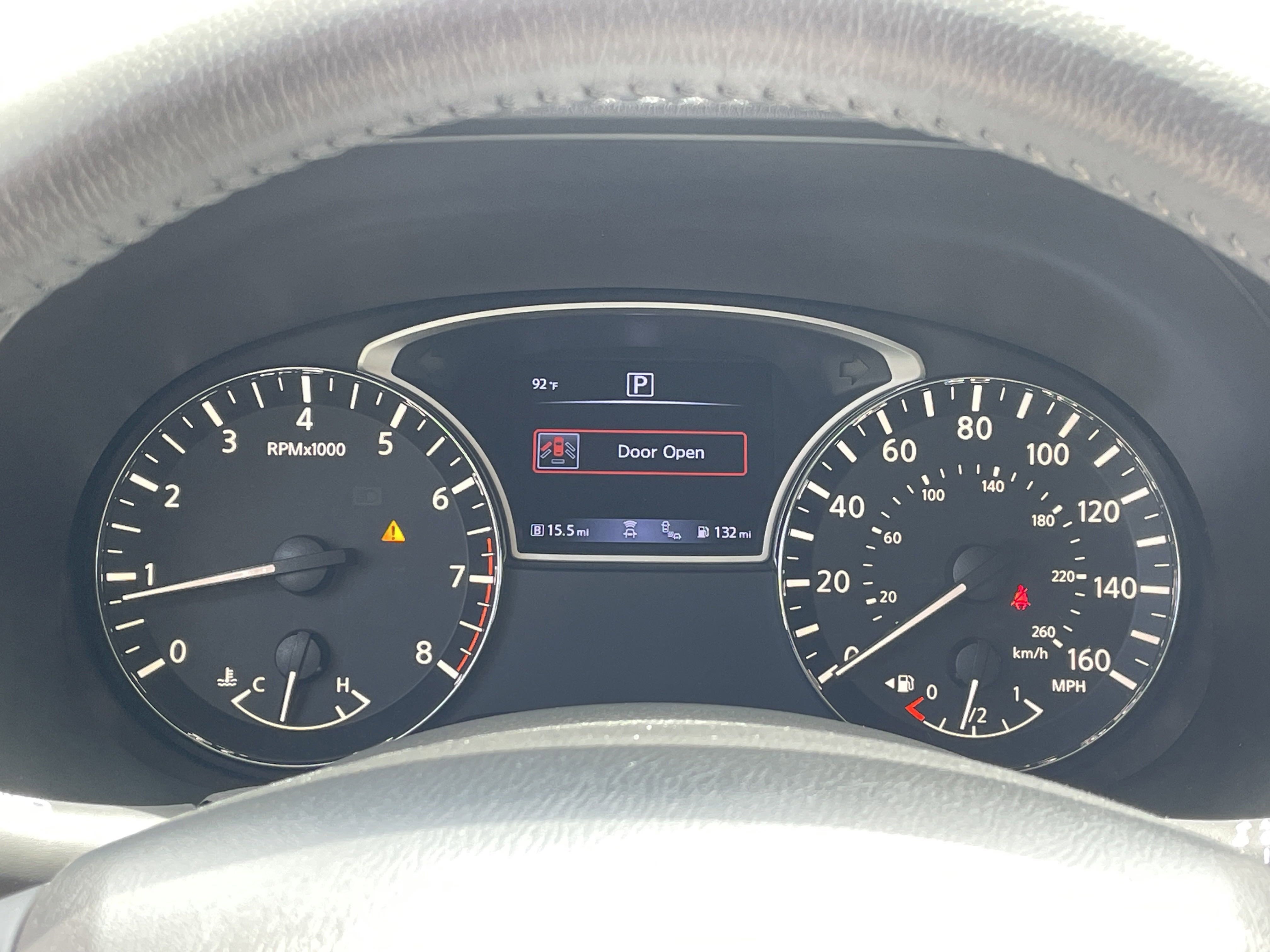 2018 Nissan Pathfinder LE photo 14