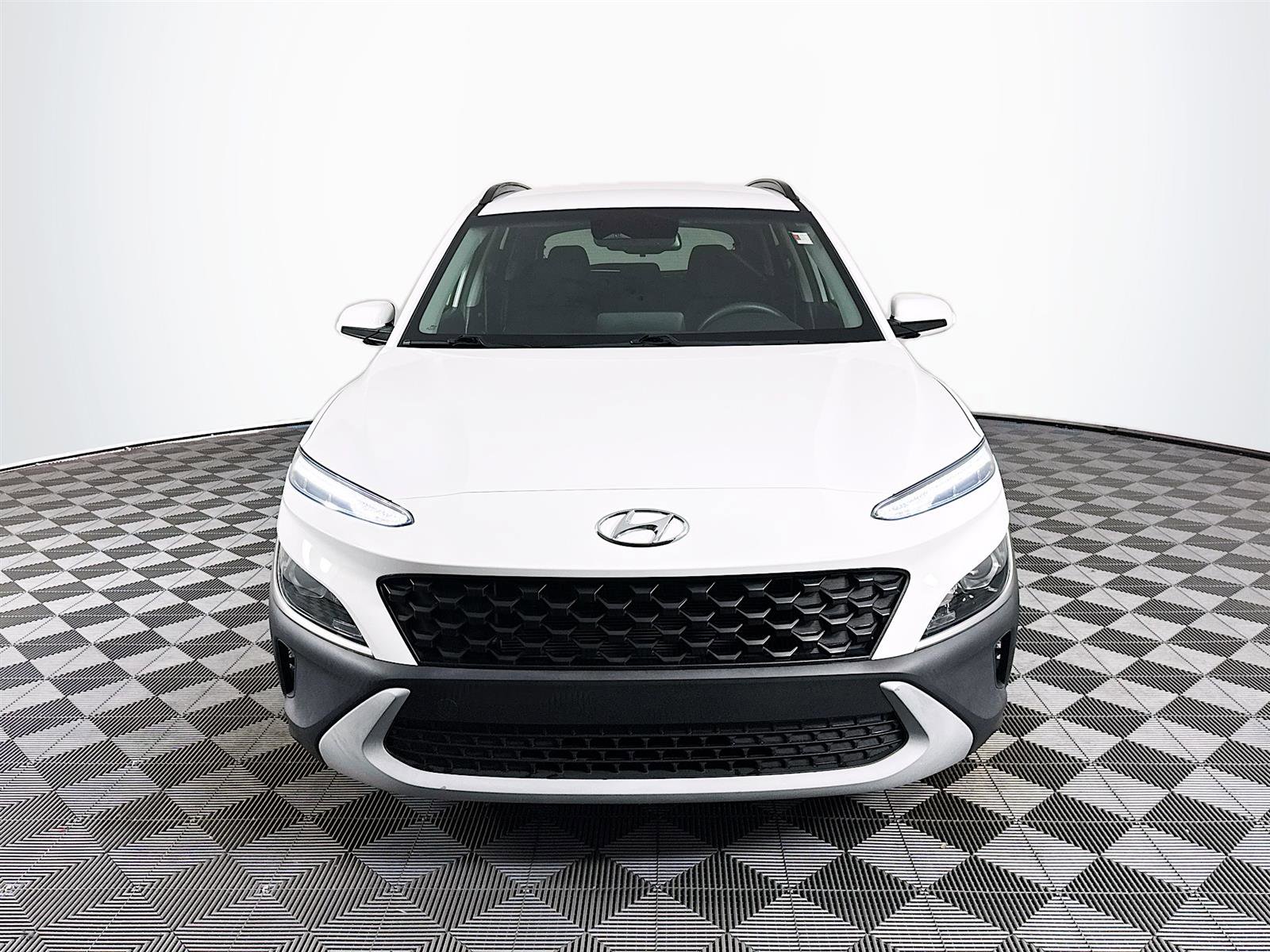 2023 Hyundai Kona SEL photo 2