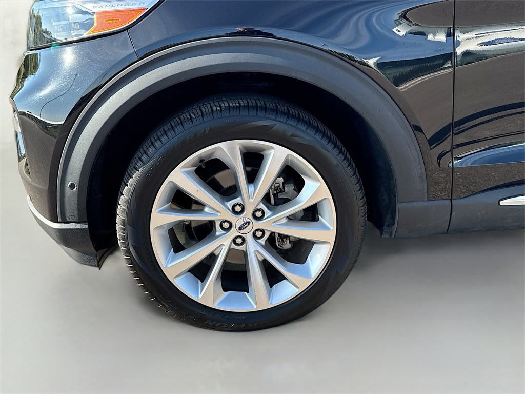 2022 Ford Explorer Platinum photo 22