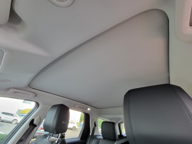 2024 Land Rover Discovery Sport S photo 32