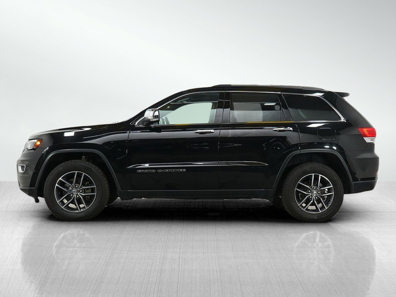 Used 2017 Jeep Grand Cherokee Limited with VIN 1C4RJFBG1HC631447 for sale in Hopkins, Minnesota