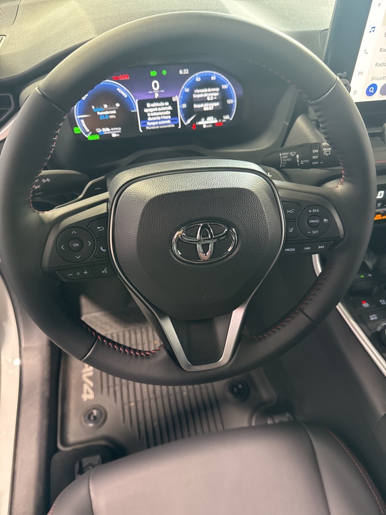 2025 Toyota RAV4 Hybrid XSE photo 32