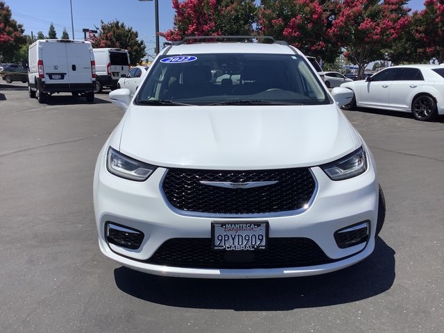 2022 Chrysler Pacifica Touring L photo 4