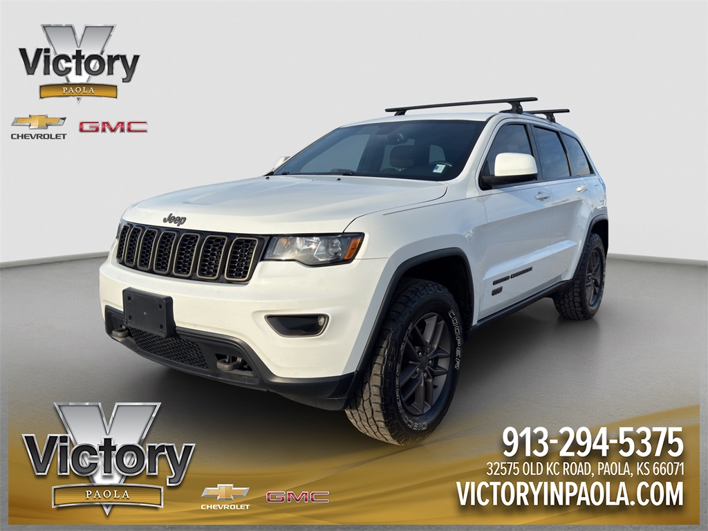 2016 Jeep Grand Cherokee Laredo's photo