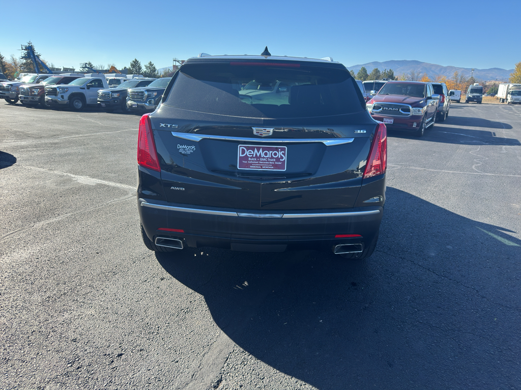 2017 Cadillac XT5 Premium Luxury photo 3