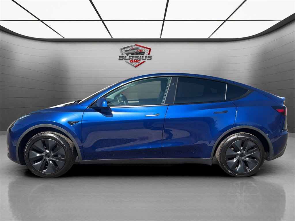 2024 Tesla Model Y Long Range photo 2