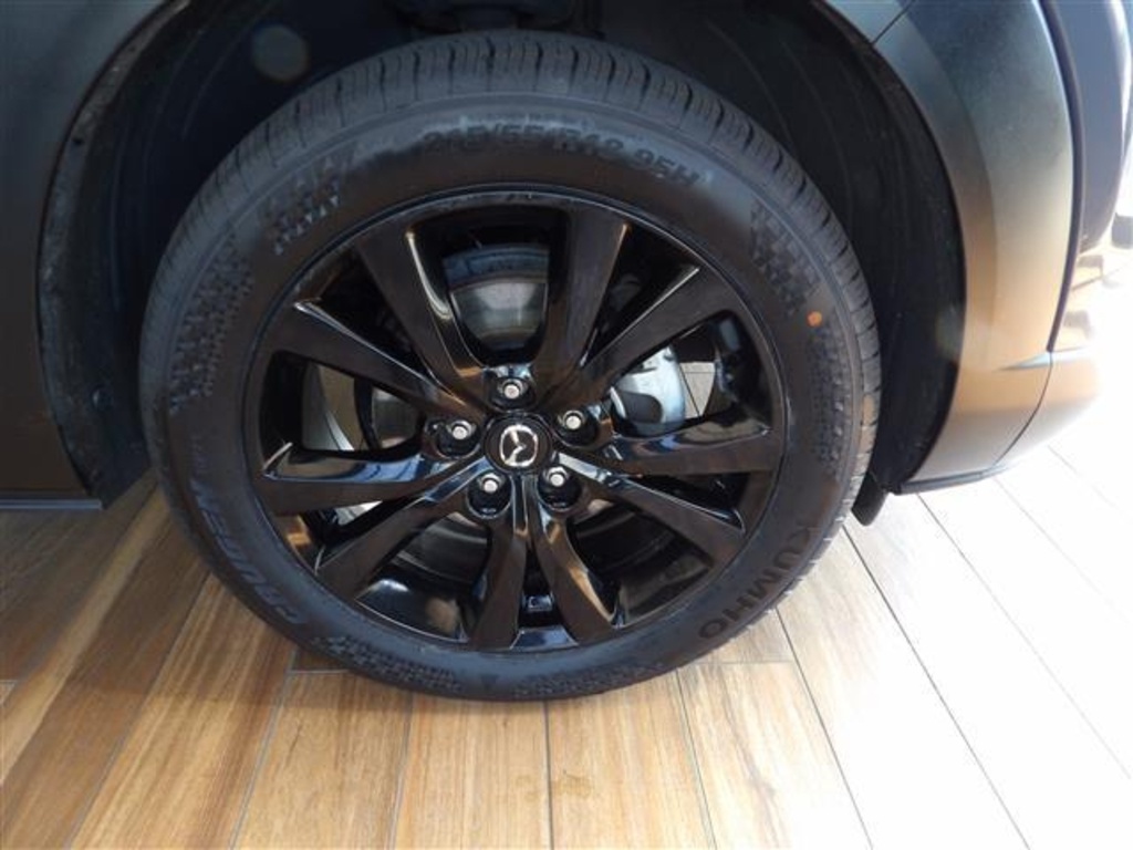 2022 Mazda CX-30 Carbon photo 4