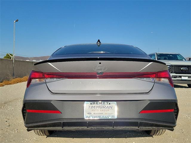 2025 Hyundai Elantra SEL Sport photo 21