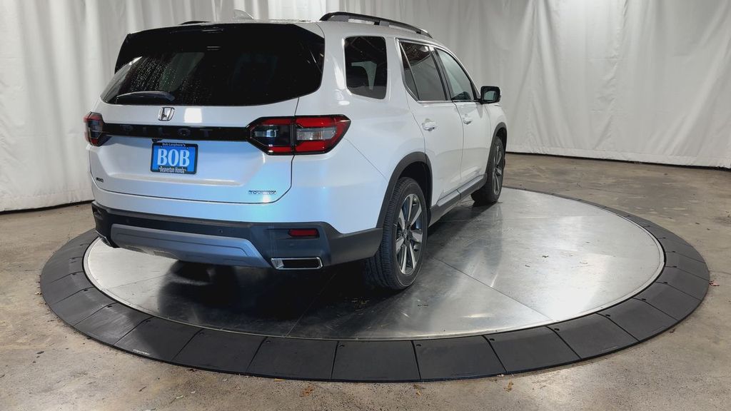 2025 Honda Pilot Touring photo 4