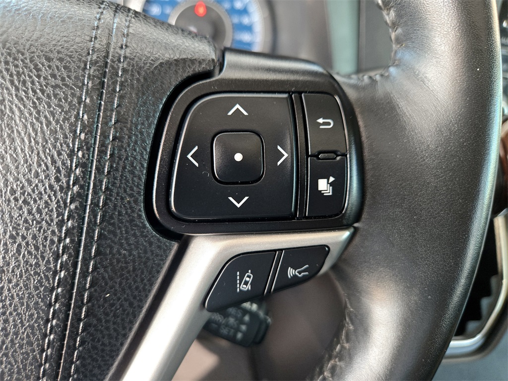 2019 Toyota Sienna Limited Premium photo 16