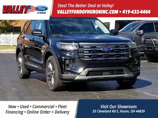 2025 Ford Explorer photo 2