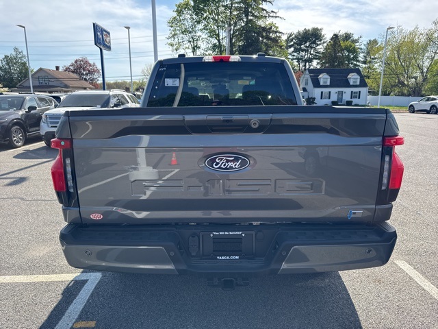 2025 Ford F-150 Lightning photo 4