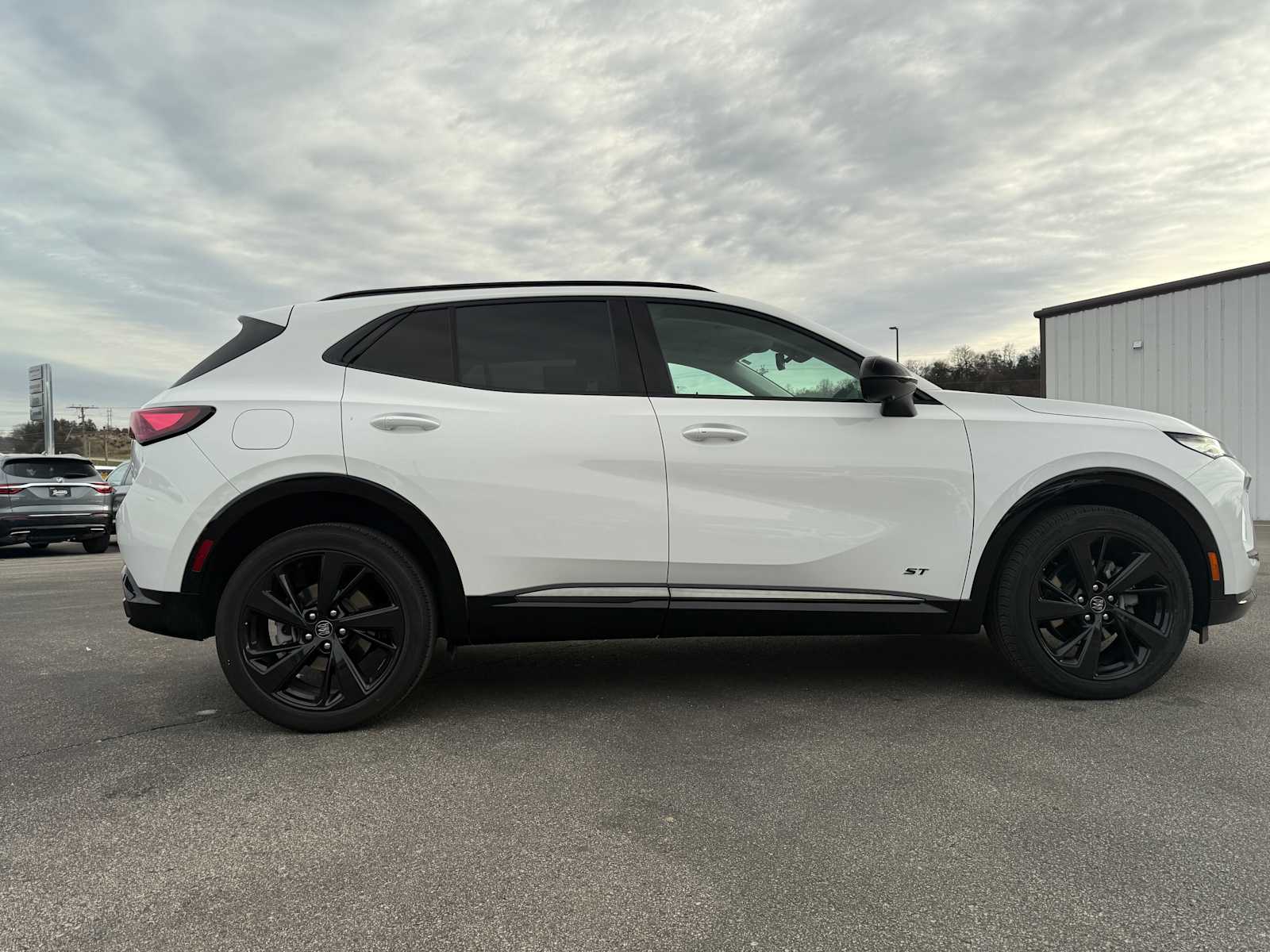 2025 Buick Envision Sport Touring photo 4