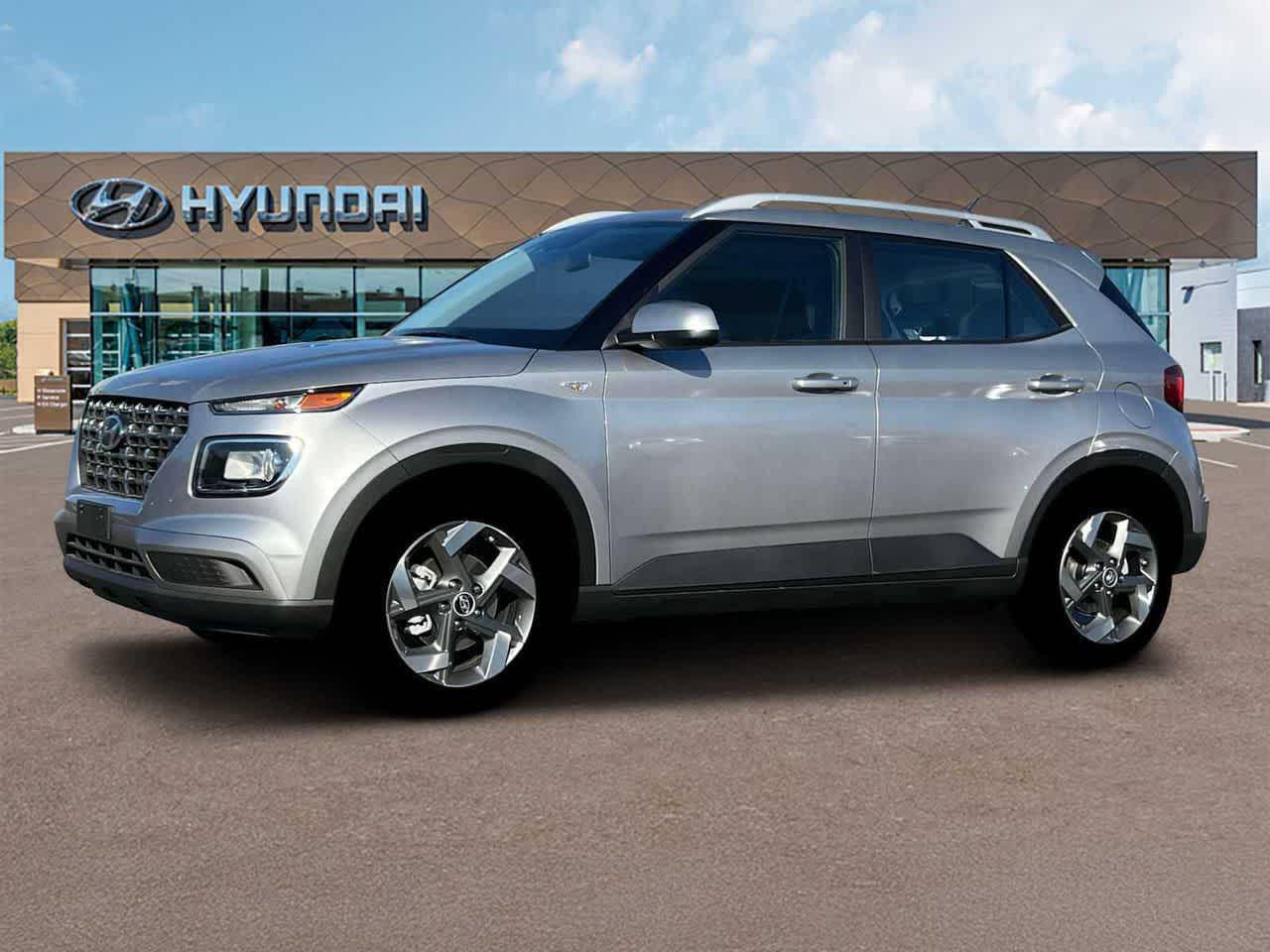 2025 Hyundai Venue SEL photo 2