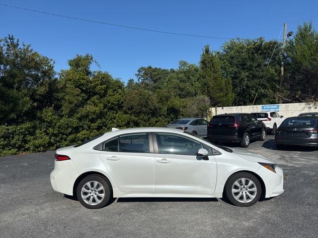 2023 Toyota Corolla LE photo 2