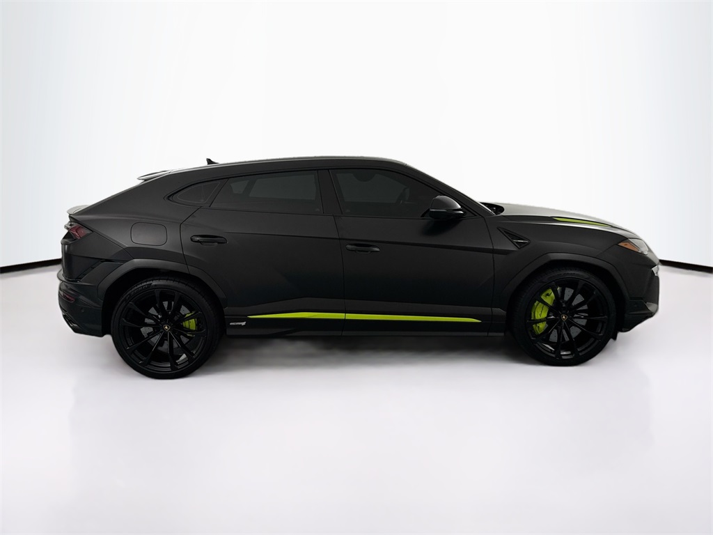 2023 Lamborghini Urus S photo 4