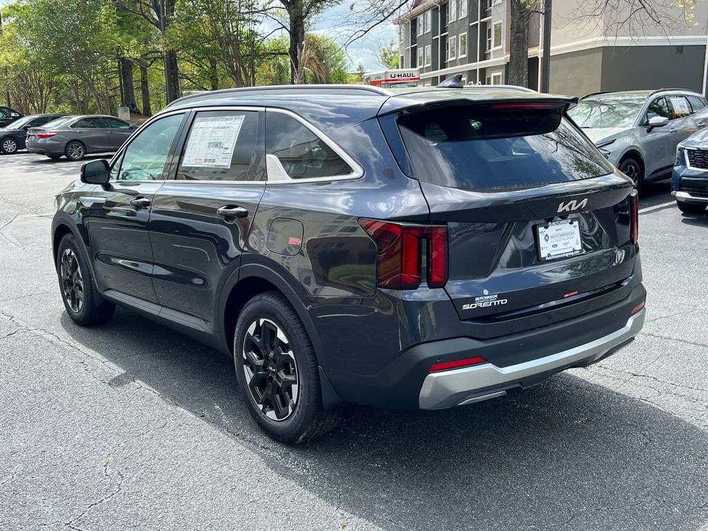 2025 Kia Sorento S photo 3