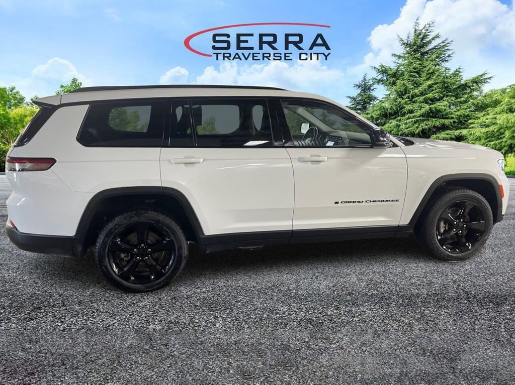 2022 Jeep Grand Cherokee Limited photo 4