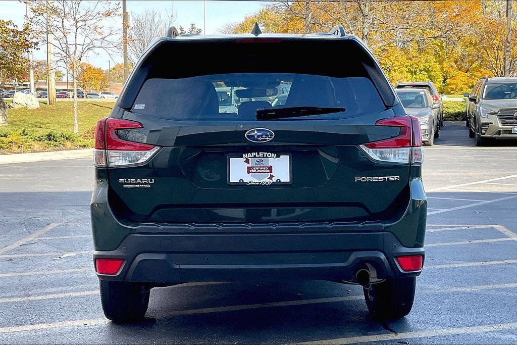2022 Subaru Forester Limited photo 2
