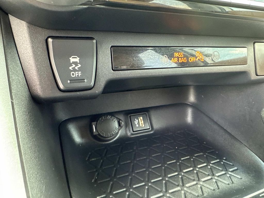 2024 Toyota RAV4 Hybrid LE photo 26